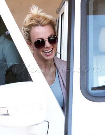 Britney Spears in Her Mercedes-Benz G550