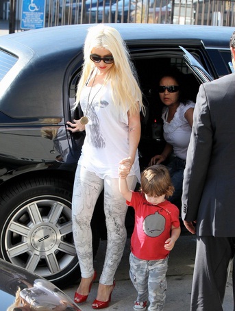 Christina Aguilera & Max out of their Lincoln Town Car 