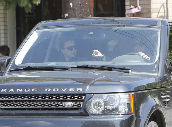 Emily Vancamp Josh Bowman Range Rover