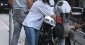 Jesse-Metcalfe-Cara Santana Mercedes G Wagon