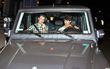 Jonas Brothers G Wagon