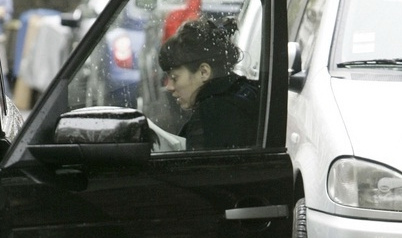 Lily Allen Steps Out With Her Range Rover Sport Lily Allen Steps Out With Her Range Rover Sport