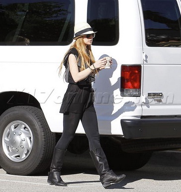 Lindsay Lohan Rolls in a Ford E350