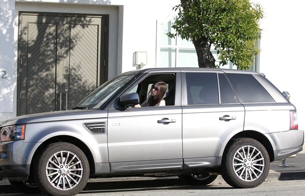 Michelle Trachtenberg Range Rover