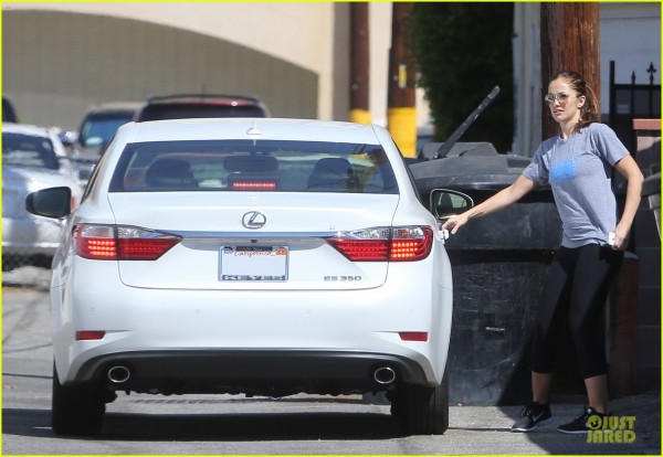 Minka Kelly Chris Evans Lexus ES Minka Kelly Chris Evans Lexus ES