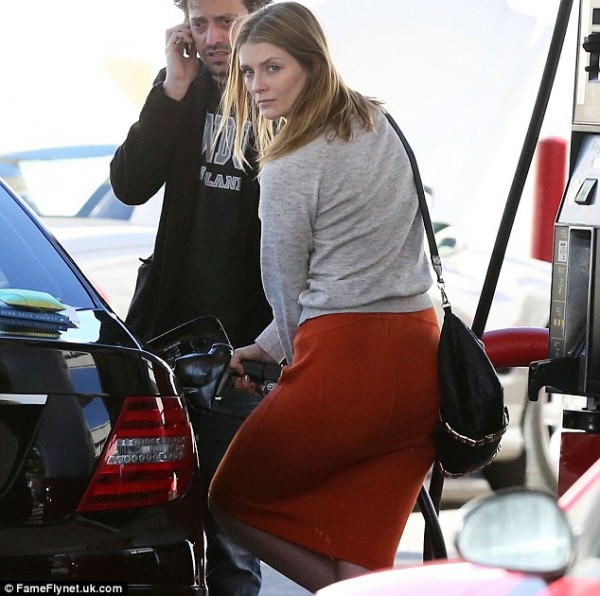 Mischa Barton Mercedes Benz Mischa Barton Mercedes Benz