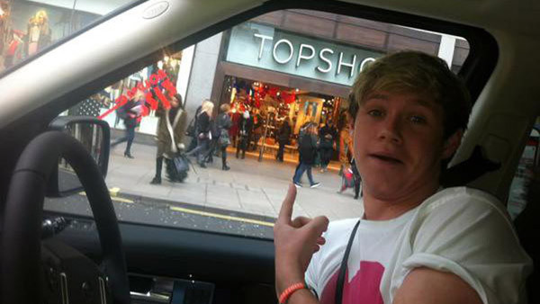 Niall Horan - Range Rover Sport