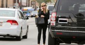 Reese Witherspoon Land Rover LR4