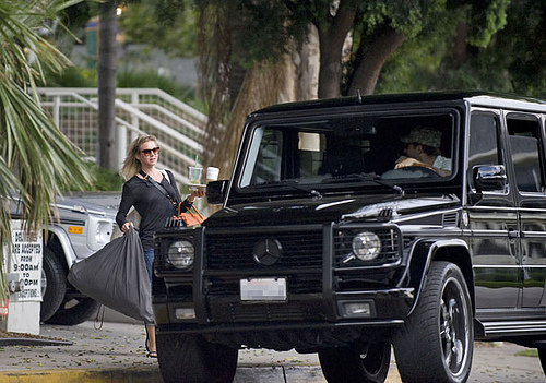 Renee Zellweger and her Mercedes G Wagon