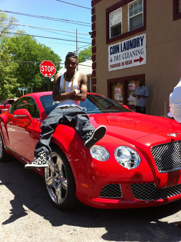 Soulja Boy Crashes His Bentley In Hollywood | Celebrity Cars Blog