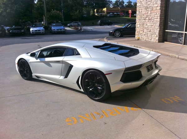 Missy Elliot Matte White Lamborghini Aventador Missy Elliot Matte White Lamborghini Aventador