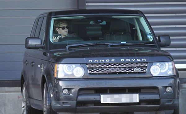 Niall Horan - Range Rover Sport